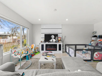2506 E 45th Avenue - 4