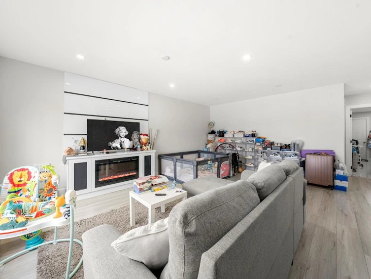 2506 E 45th Avenue, Vancouver, BC, V5R 3B5