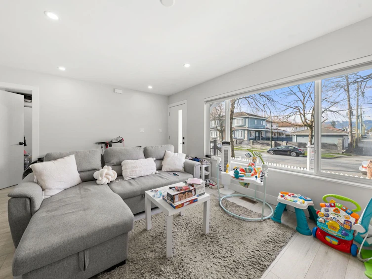 2506 E 45th Avenue, Vancouver, BC, V5R 3B5 - 8
