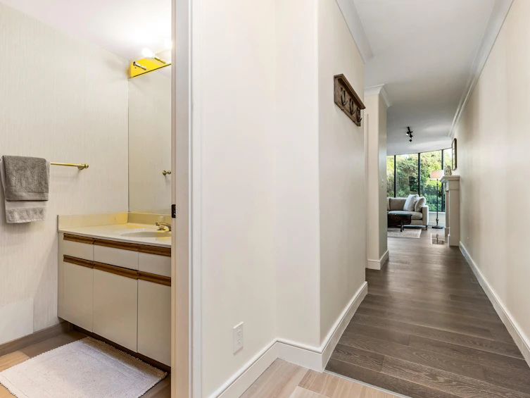 302-1250 Martin Street, Surrey, BC, V4B 3W3 - 10