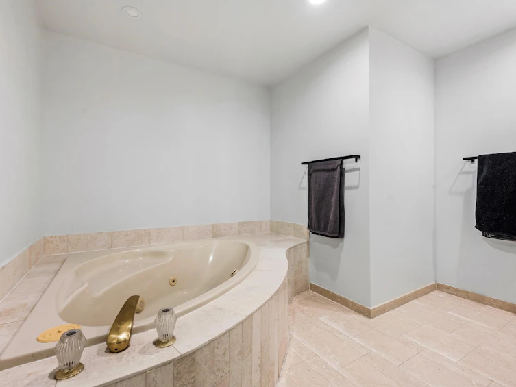 302-1250 Martin Street, Surrey, BC, V4B 3W3 - 31