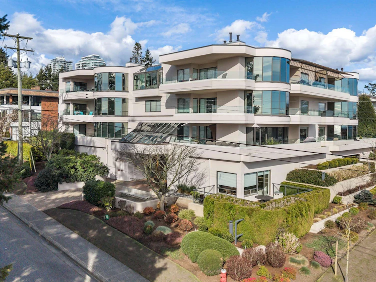302-1250 Martin Street, Surrey, BC, V4B 3W3