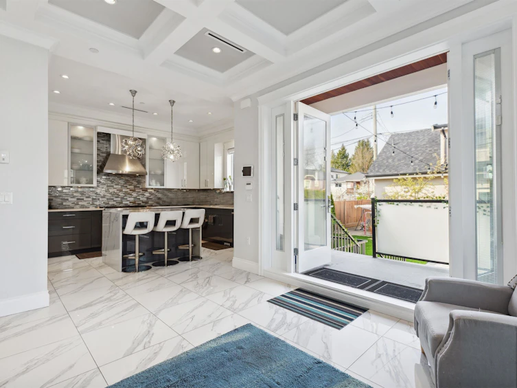 795 E 39th Avenue, Vancouver, BC, V5W 1K5 - 8