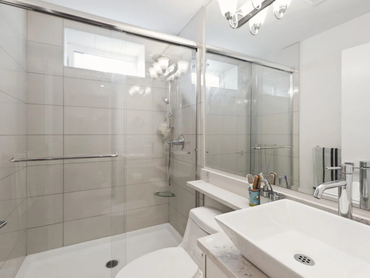 795 E 39th Avenue, Vancouver, BC, V5W 1K5 - 33