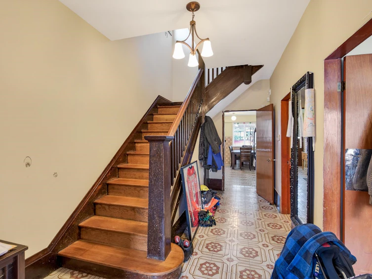 2631 E Pender Street, Vancouver, BC, V5K 2B6 - 3