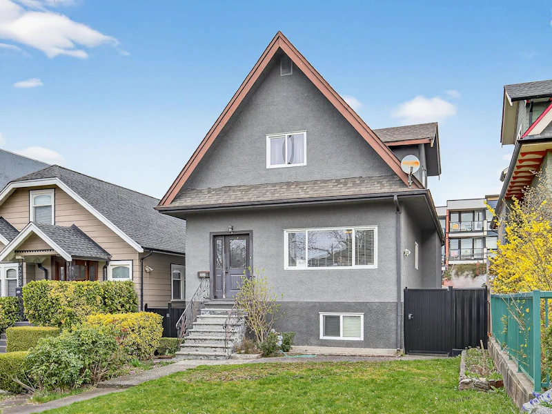 2631 E Pender Street, Vancouver BC V5K 2B6