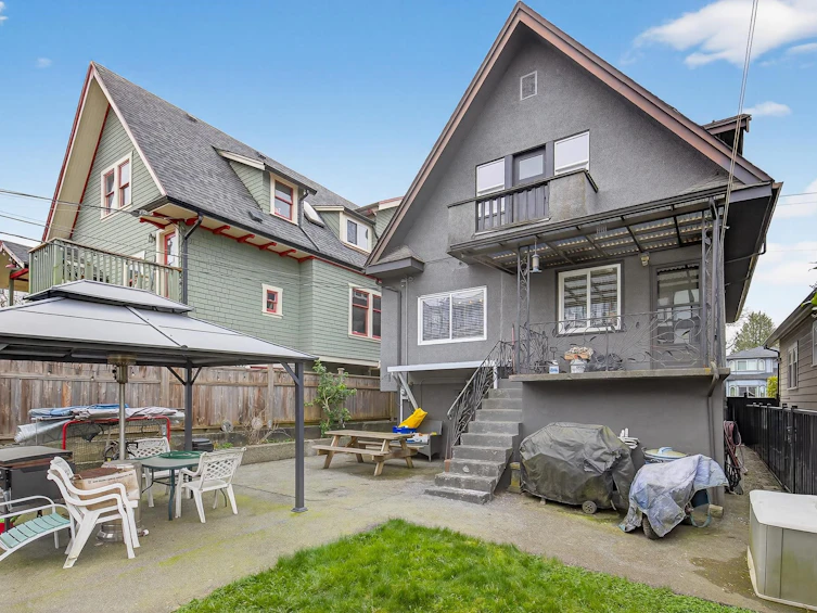 2631 E Pender Street, Vancouver, BC, V5K 2B6 - 21