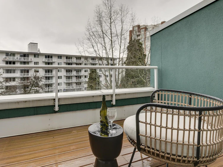 414-128 W 8th Street, North Vancouver, BC, V7M 3M1 - 3
