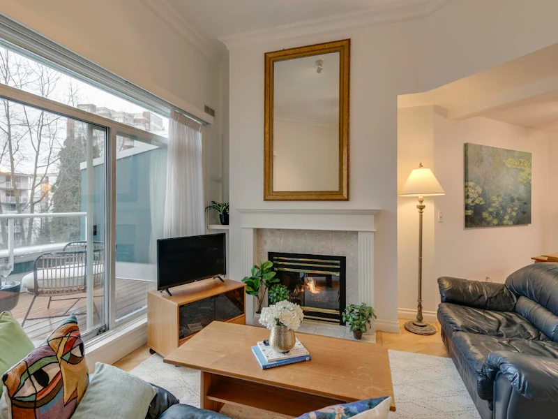 414 - 128 W 8th Street, North Vancouver BC V7M 3M1