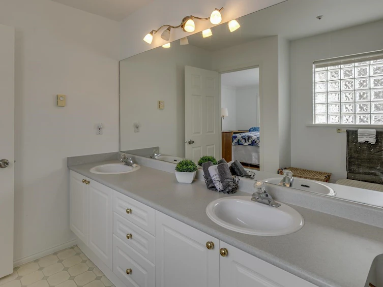 414-128 W 8th Street, North Vancouver, BC, V7M 3M1 - 18