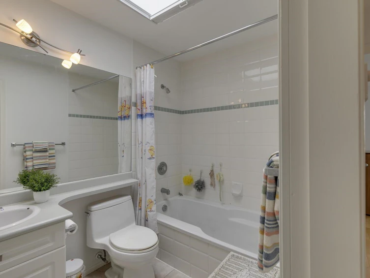 414-128 W 8th Street, North Vancouver, BC, V7M 3M1 - 21