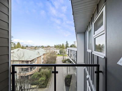 PH18-6283 Kingsway - 2