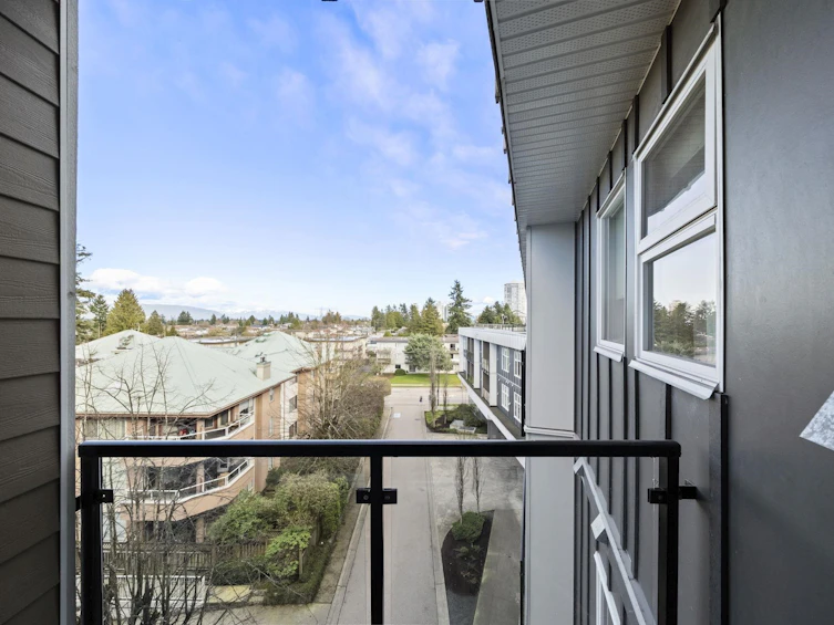 PH18-6283 Kingsway, Burnaby, BC, V5J 0H3 - 2