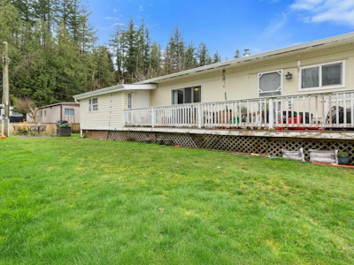 27-3942 Columbia Valley Road - 2