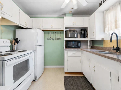 27-3942 Columbia Valley Road - 3