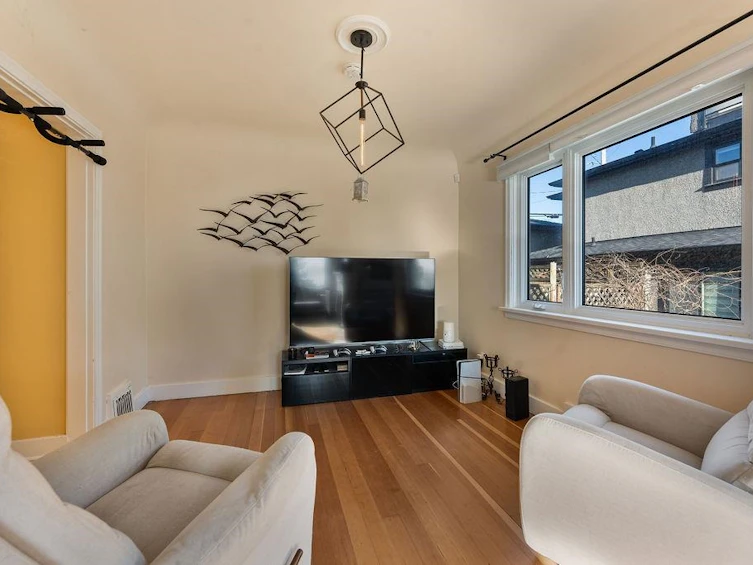 231 E Eighth Avenue, New Westminster, BC, V3L 4K3 - 8