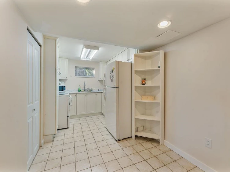 231 E Eighth Avenue, New Westminster, BC, V3L 4K3 - 31