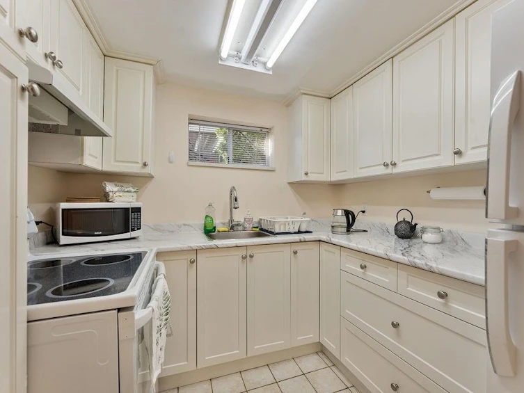 231 E Eighth Avenue, New Westminster, BC, V3L 4K3 - 32