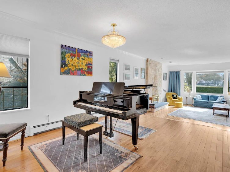 3281 W 30th Avenue, Vancouver, BC, V6L 1Z5 - 11