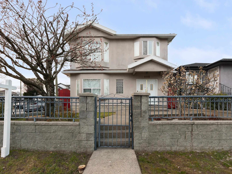 805 E 57th Avenue, Vancouver, BC, V5X 1T4