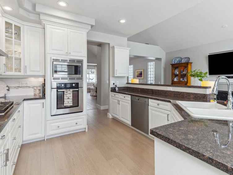 1-5110 Alderfeild Place, West Vancouver, BC, V7W 2W7 - 5