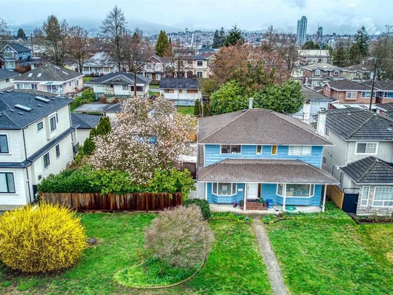 3775 Elmwood Street, Burnaby BC V5G 1R8