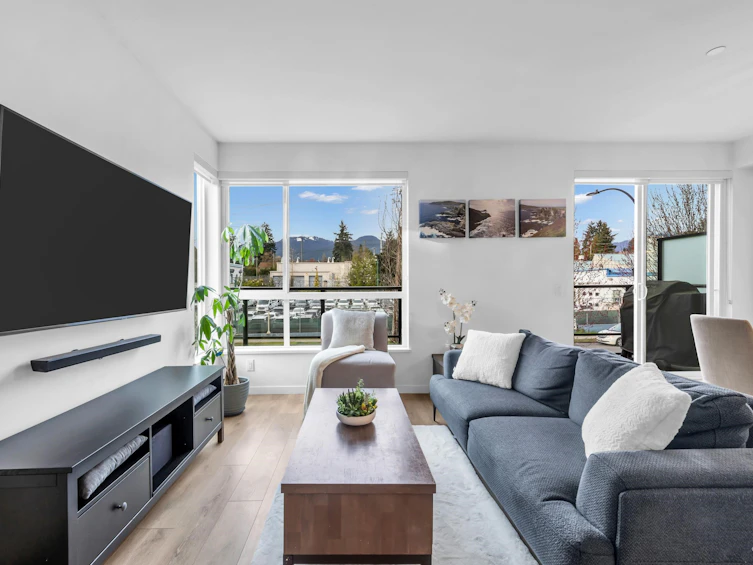 1-533 E 3rd Street, North Vancouver, BC, V7L 1G4 - 2