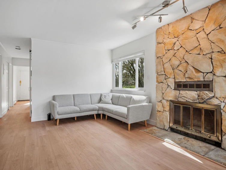 602 E 13th Avenue, Vancouver, BC, V5T 2L1 - 8