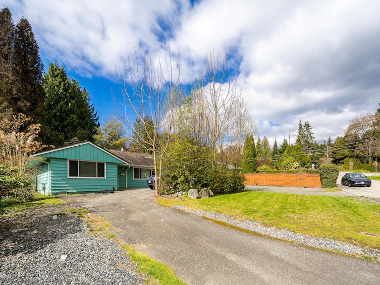 690 Burley Drive, West Vancouver, BC, V7T 1Z5 - 3
