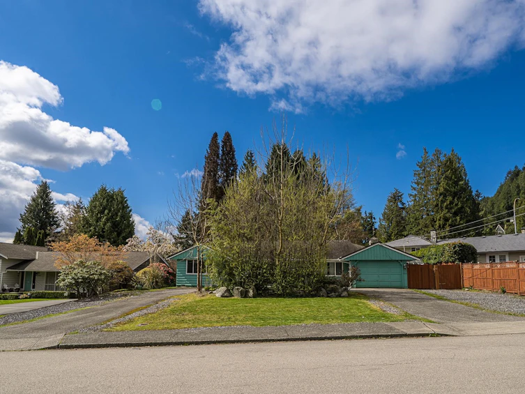 690 Burley Drive, West Vancouver, BC, V7T 1Z5 - 2