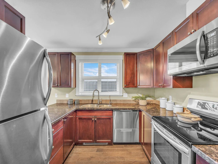 302-152 E 12th Street, North Vancouver, BC, V7L 2J4 - 6
