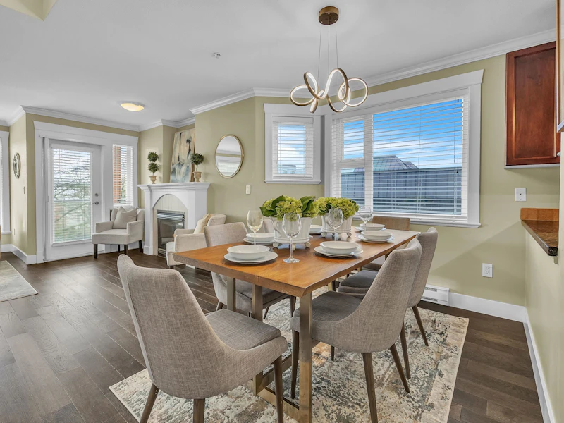 302 - 152 E 12th Street, North Vancouver BC V7L 2J4
