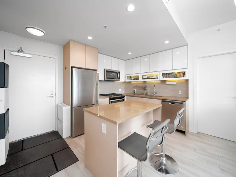 1206-8850 University Crescent, Burnaby, BC, V5A 0C8 - 8