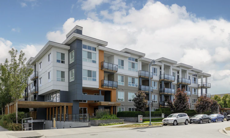 122-4690 Hawk Lane