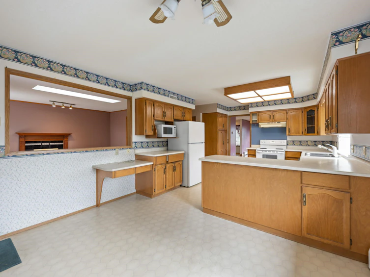 5553 181a Street, Surrey, BC, V3S 7Z2 - 10