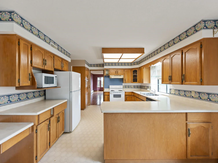 5553 181a Street, Surrey, BC, V3S 7Z2 - 9