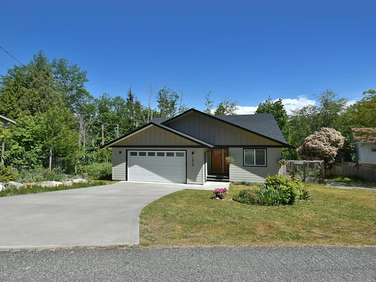 7808 Eagle Drive, Halfmoon Bay, BC, V7Z 1A3 - 2