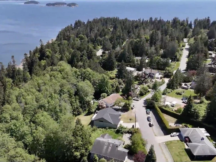 7808 Eagle Drive, Halfmoon Bay, BC, V7Z 1A3 - 40