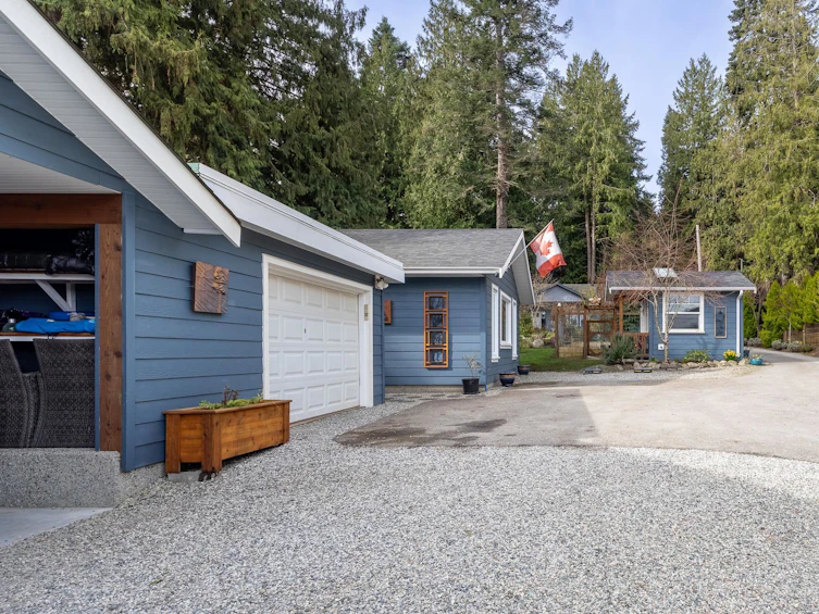 7616 Eureka Avenue, Halfmoon Bay, BC, V7Z 1A1 - 32