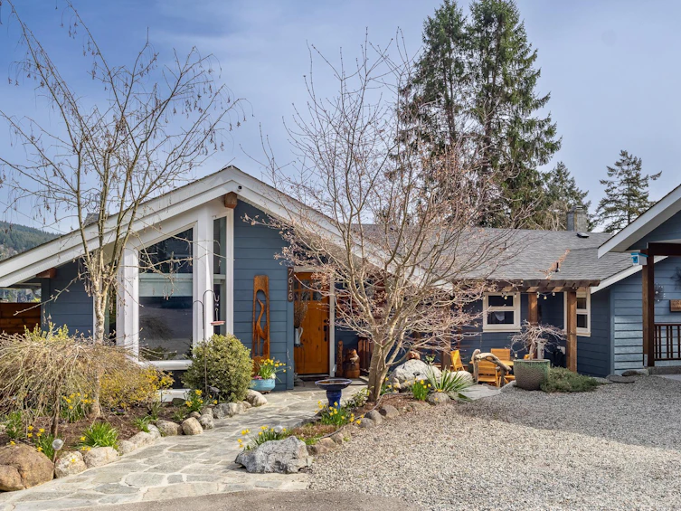 7616 Eureka Avenue, Halfmoon Bay, BC, V7Z 1A1 - 2