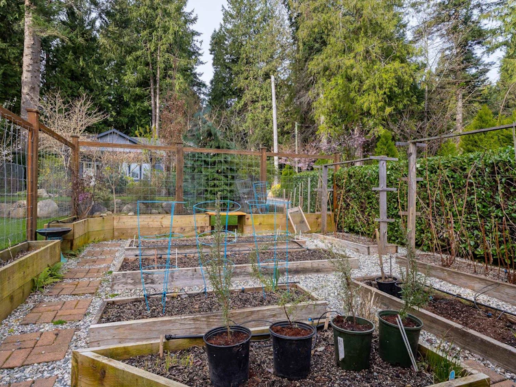 7616 Eureka Avenue, Halfmoon Bay, BC, V7Z 1A1 - 24