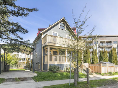 925 E 19th Avenue - 2
