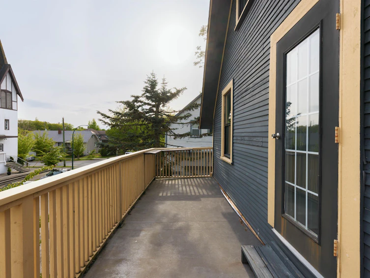 925 E 19th Avenue, Vancouver, BC, V5V 1K8 - 4