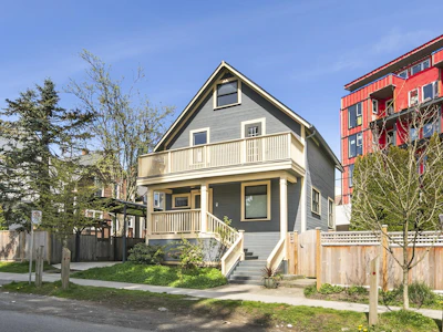925 E 19th Avenue - 3
