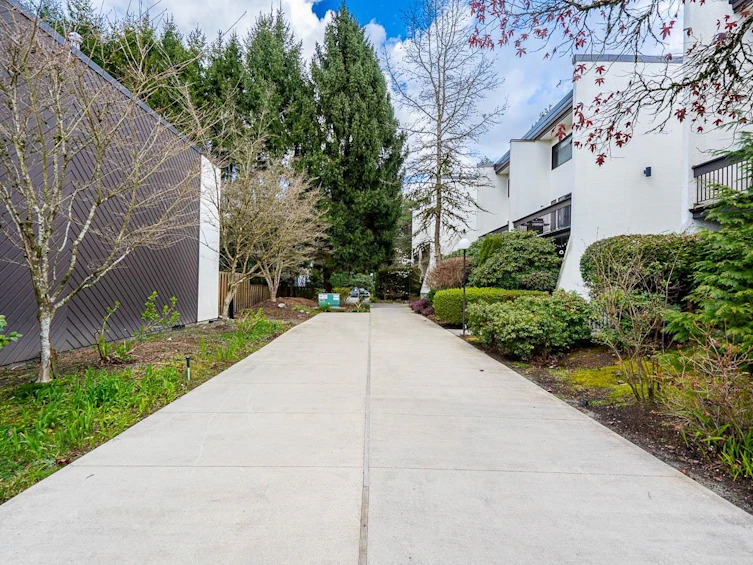 8-7375 Montecito Drive, Burnaby, BC, V5A 1R4 - 30