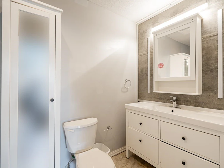 8-7375 Montecito Drive, Burnaby, BC, V5A 1R4 - 19