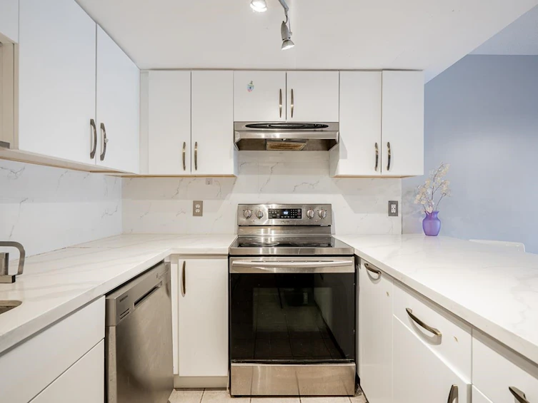 8-7375 Montecito Drive, Burnaby, BC, V5A 1R4 - 13