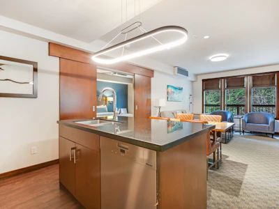 301B-2020 London Lane - 2