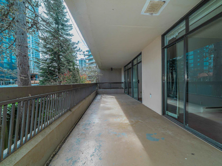 215-5932 Patterson Avenue, Burnaby, BC, V5H 4B4 - 11
