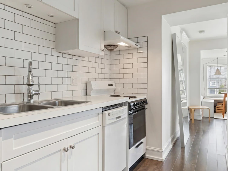 796 E 13th Avenue, Vancouver, BC, V5T 2L3 - 16